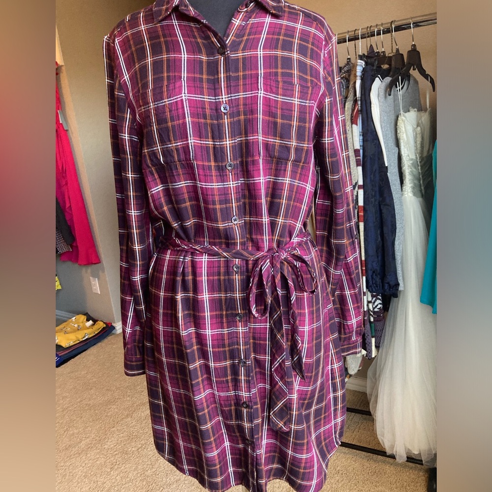 Banana Republic women’s long sleeve plaid dress, size 8